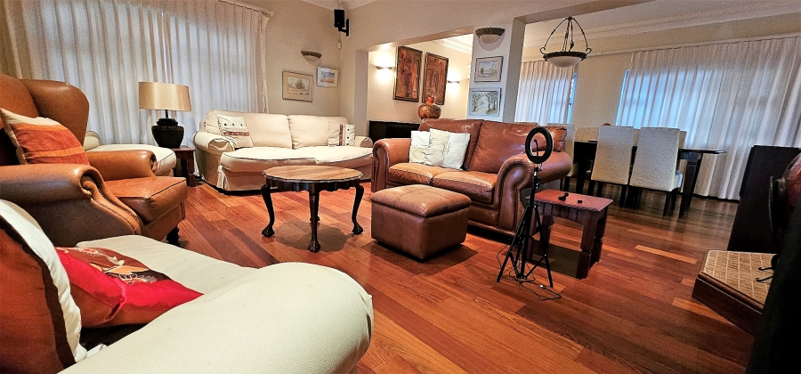 7 Bedroom Property for Sale in Myburgh Park Western Cape